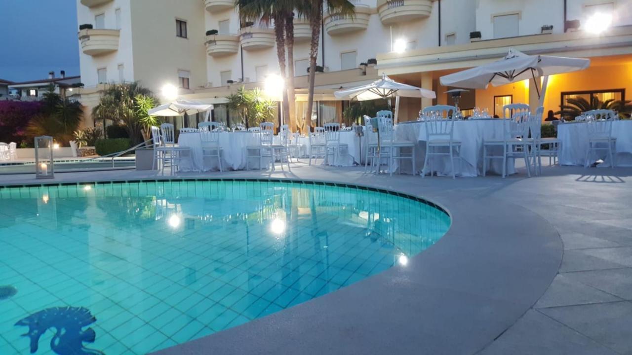 Sunshine Club Hotel Centro Benessere Ricadi Eksteriør billede